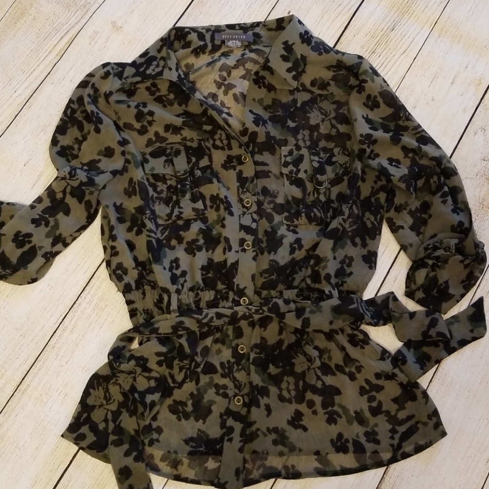 Suzy Shier Blouse with Belt Size Small